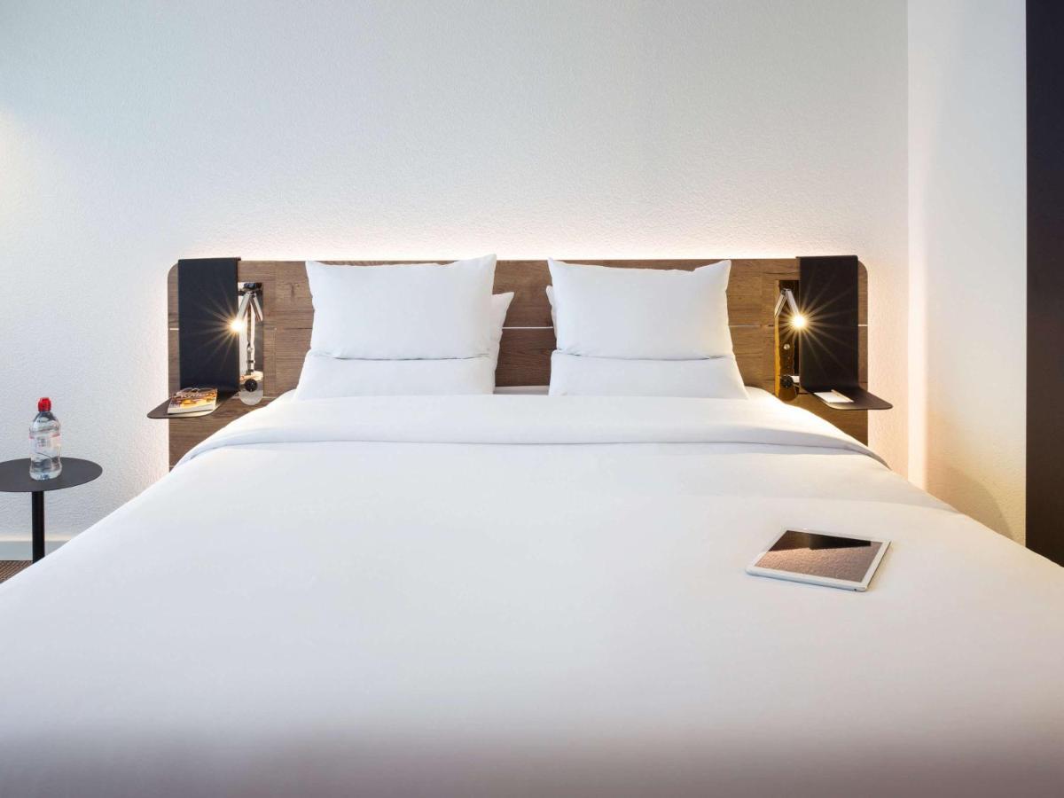 Novotel Lausanne Bussigny Crissier Bagian luar foto