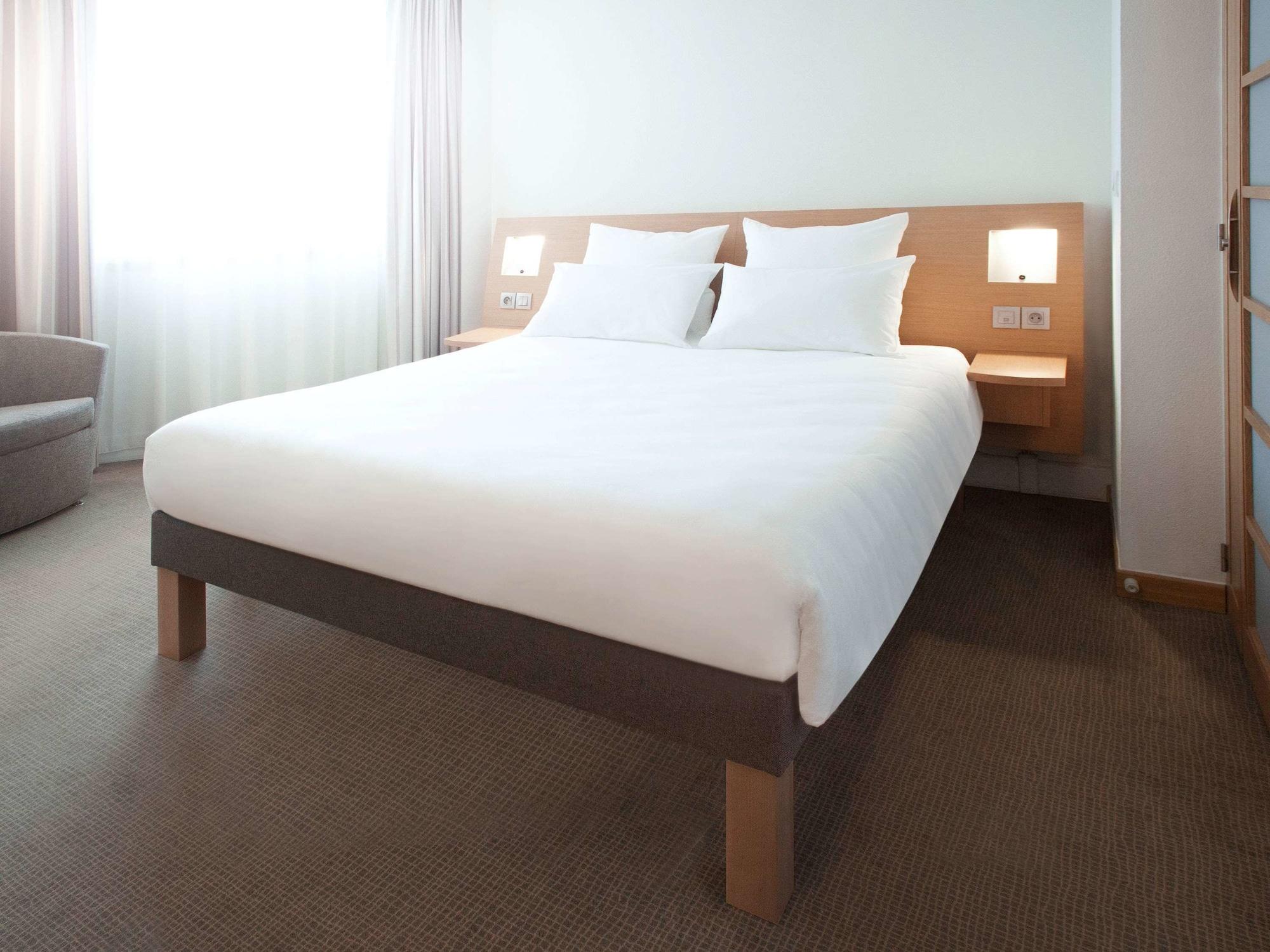Novotel Lausanne Bussigny Crissier Bagian luar foto