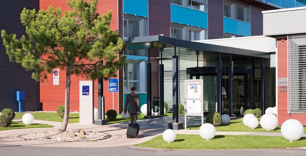 Novotel Lausanne Bussigny Crissier Bagian luar foto